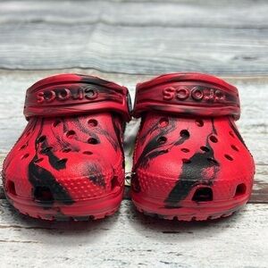 Crocs Kids' Marbled Classic Clog Red/Black Size C-4